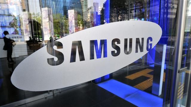 VIDEO: Is Samsung Already Feeling the Apple Effect? 6