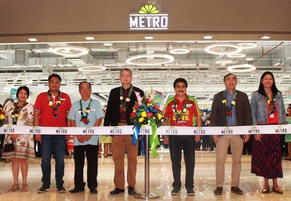 Metro Retail Stores Group opens its 54th store 1 MRSGI Bacolod store opening