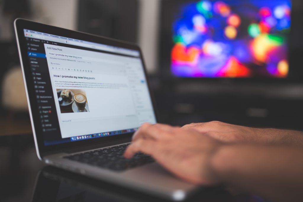 3 Online Businesses You Can Start Now with No Money 2 blogging