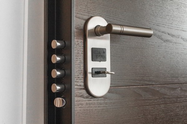 7 tips on how to choose a locksmith 1 choose a locksmith