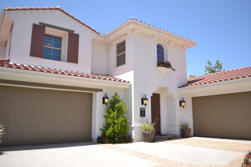 Things To Consider When You Buy A Garage Door 1 garage door