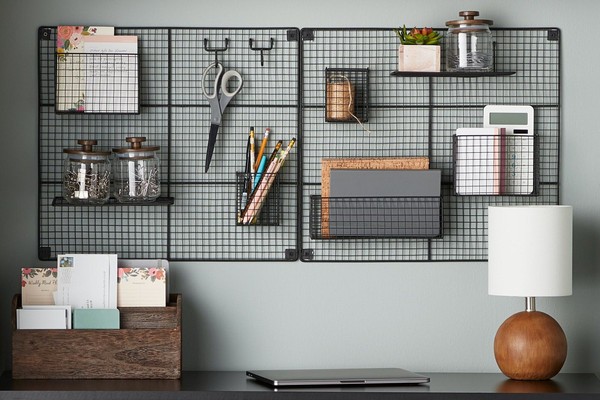 Useful tips you can use to clean up your office space and increase productivity 3 label items