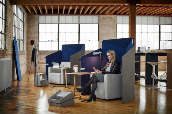 Useful tips you can use to clean up your office space and increase productivity 2 work zones