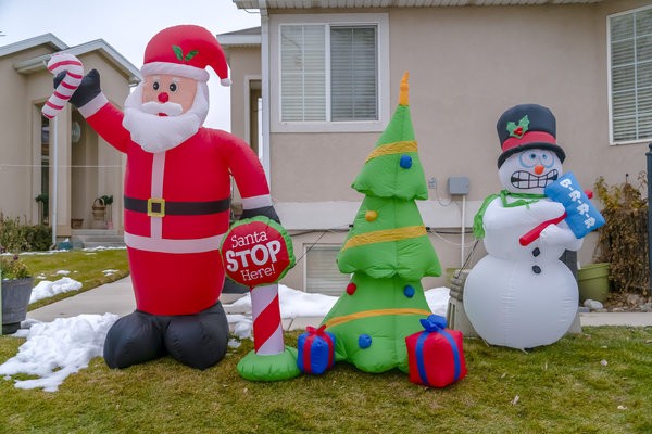 5 Ways You Can Use A Custom Inflatable To Promote Your Business 2 custom inflatable