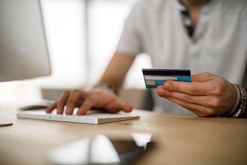 The Final Frontier - How E-commerce Fraud Prevention Software Helps Defeat Hackers? 1 E-commerce Fraud