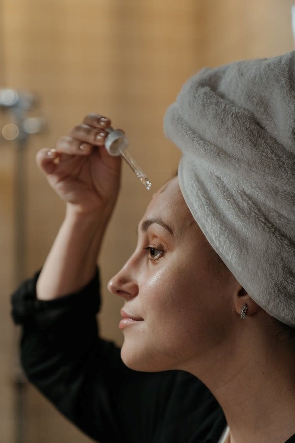 The Perks of using Vitamin C Serum for Your Skin 1 vitamin c serum