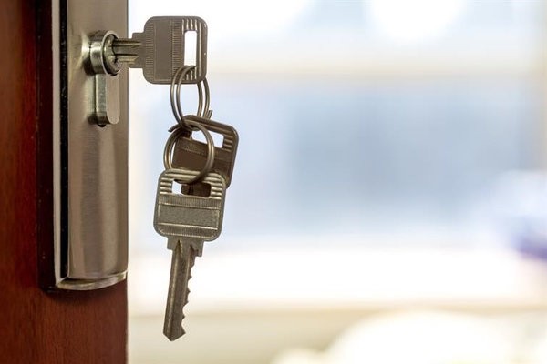 Four Reasons to Get Your Locks Changed By a Locksmith 1