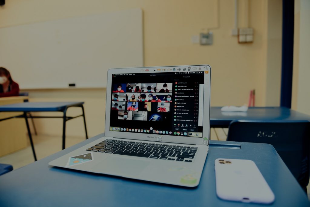 Why E-learning Videos Must Include Transcripts and Subtitles 1 E-learning Videos macbook pro on blue table