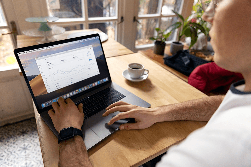 The Importance of Tracking the Performance of Remote Workers 2 Tracking Performance