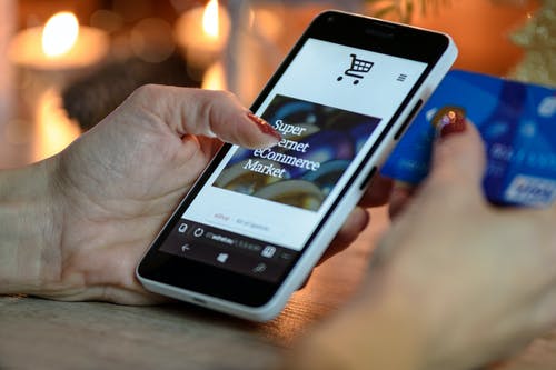 Reasons Why Your Business Needs a High-Quality Website 2 smartphone quality website