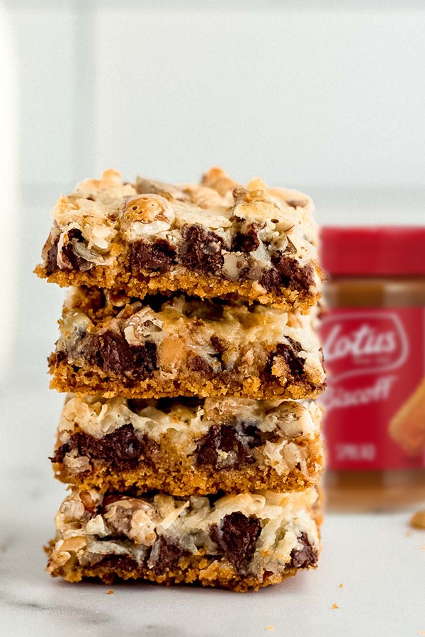 Lotus Biscoff Magic Cookie Bars 