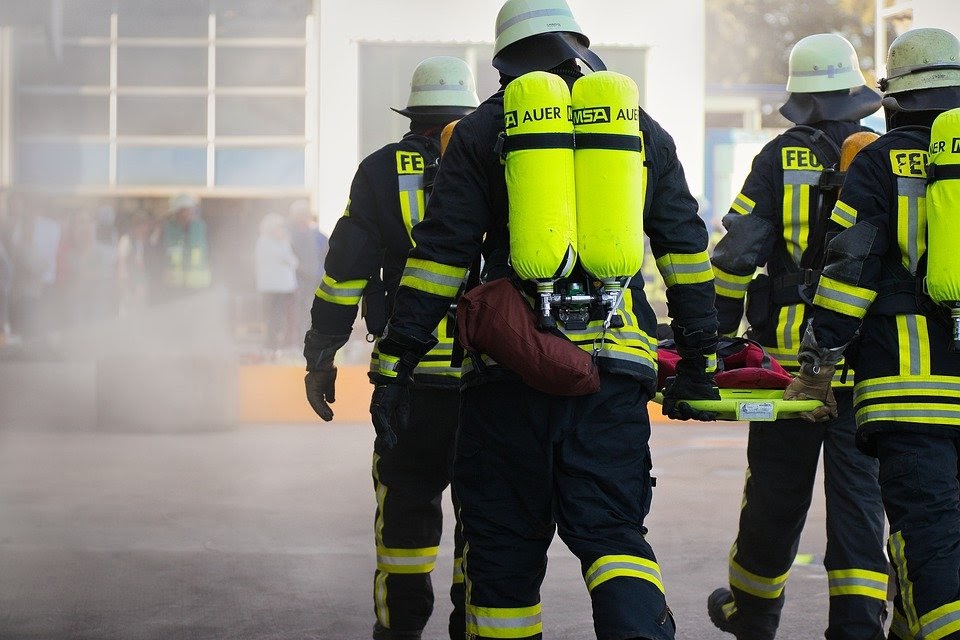 Safety Tips: How To Properly Deal With Workplace Risks 2 fire fighters
