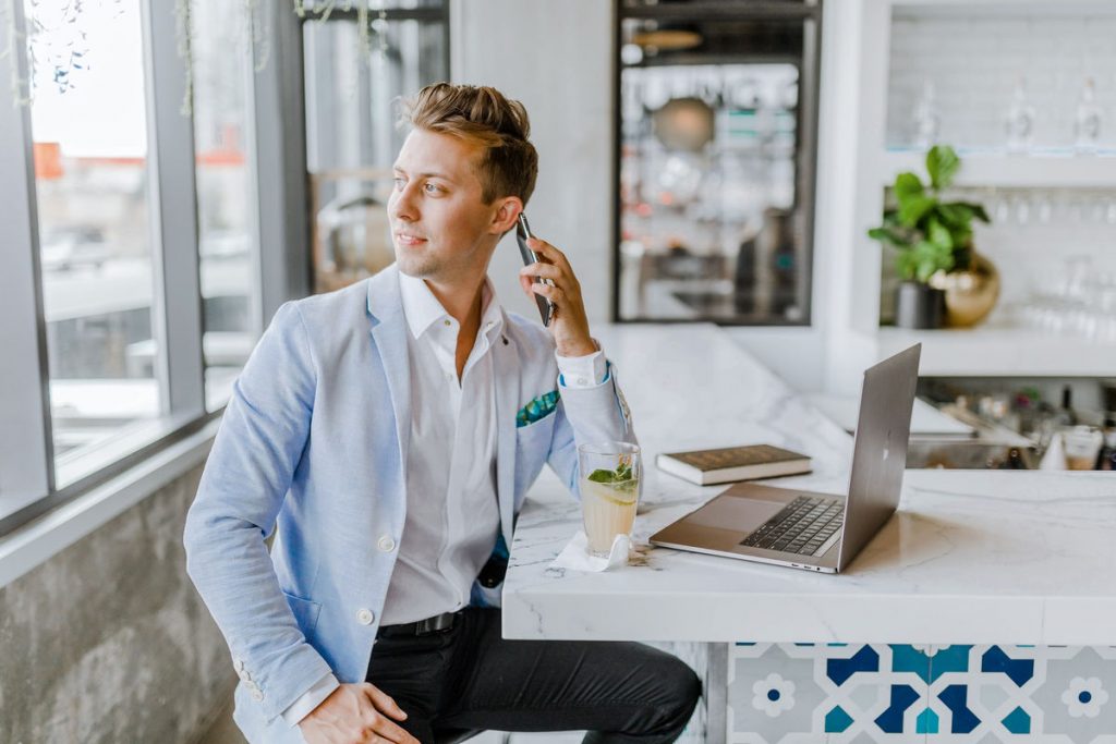6 Ideas That Will Help Your Small Business 3 Offer excellent customer service