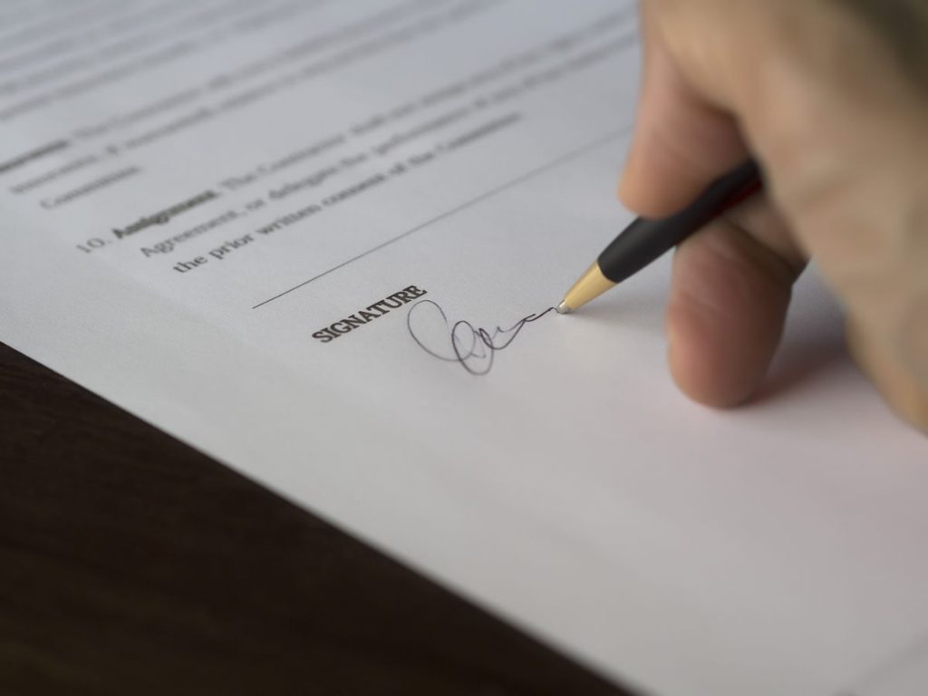 5 Ways to Celebrate a Newly Closed Business Deal 1 business deal