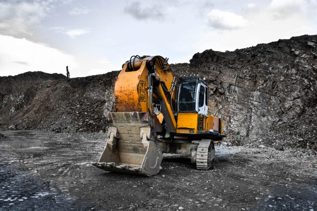 Buying vs renting construction equipment: what you need to know 1