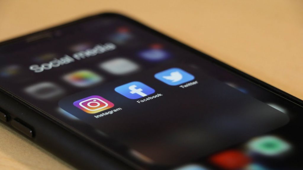 How To Effectively Use Social Media To Advertise Your Business 1 Advertise Your Business