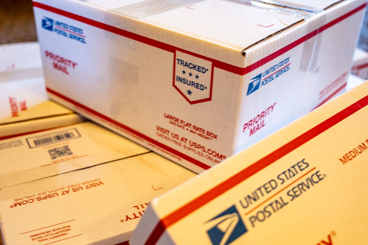 USPS. USPS shipping. USPS Type of Packaging. USPS shipping cartoon Hero. T me usps boxing