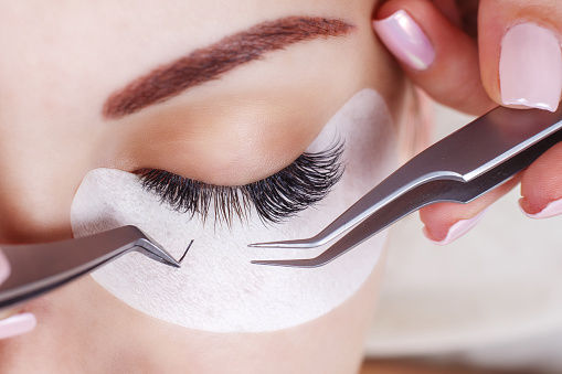 Top 4 avoidable ingredients for eyelash extension clients 1 eyelash extension
