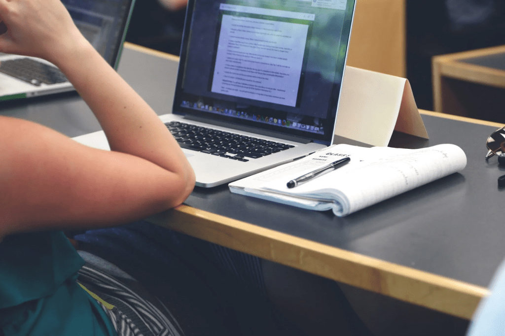 How Can Aspiring Students Improve Their Business Studies In The Digital Era 1 Improve Their Business Studies
