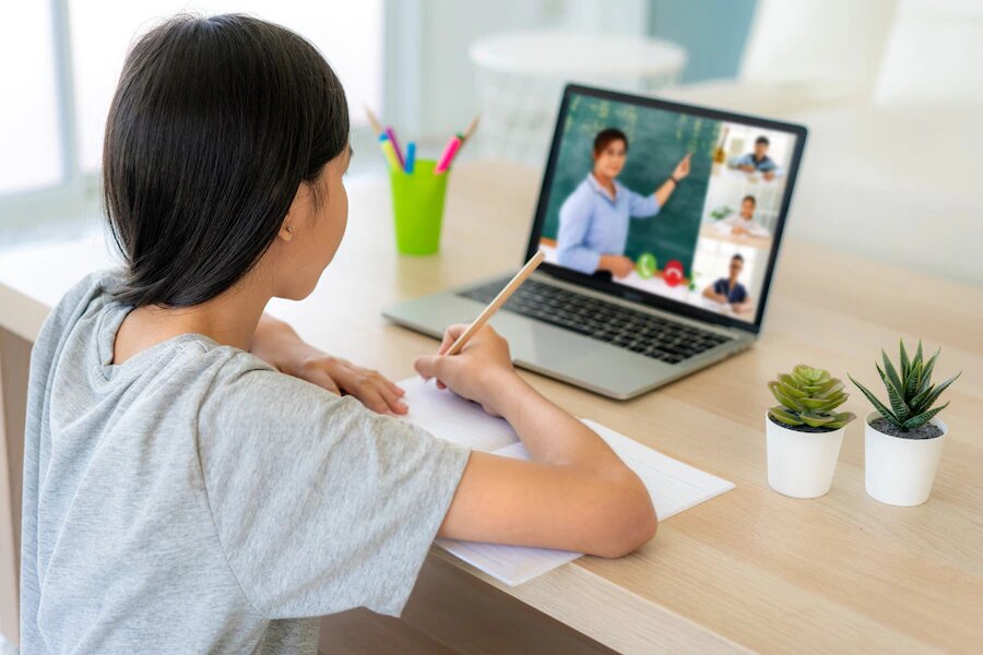Why are Online Classes Better than Offline classes? 1 Online Classes
