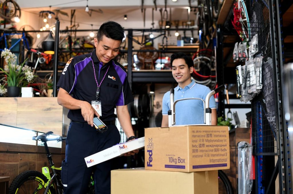 Geared Up: FedEx Goes All-In for the Holiday Season 2 FedEx employees