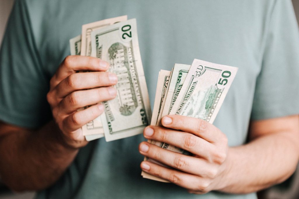 How Do Pre-settlement Funding Companies Charge Interest? 2 legal funding