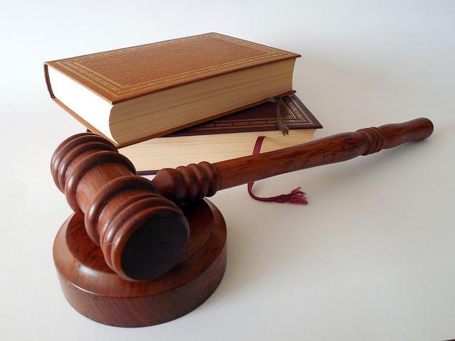 What’s new in foreign trade rules in Mexico? 1 A book of law and a gavel, symbolizing new changes in foreign trade rules in Mexico.