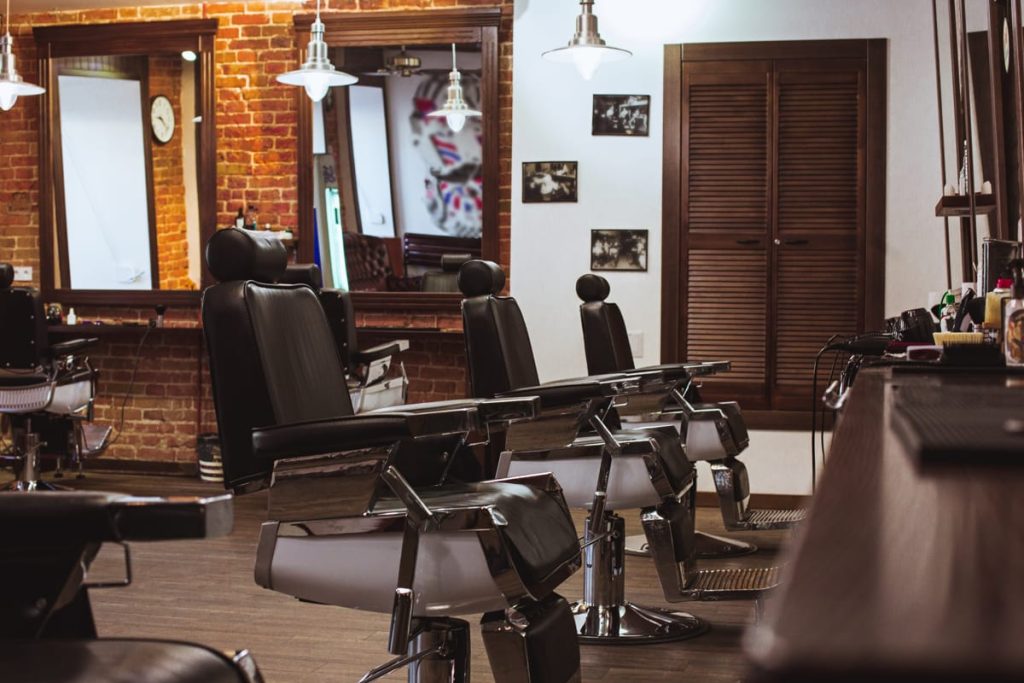 Rebuild Your Beauty Salon with Styling Mirrors 1 beauty salon