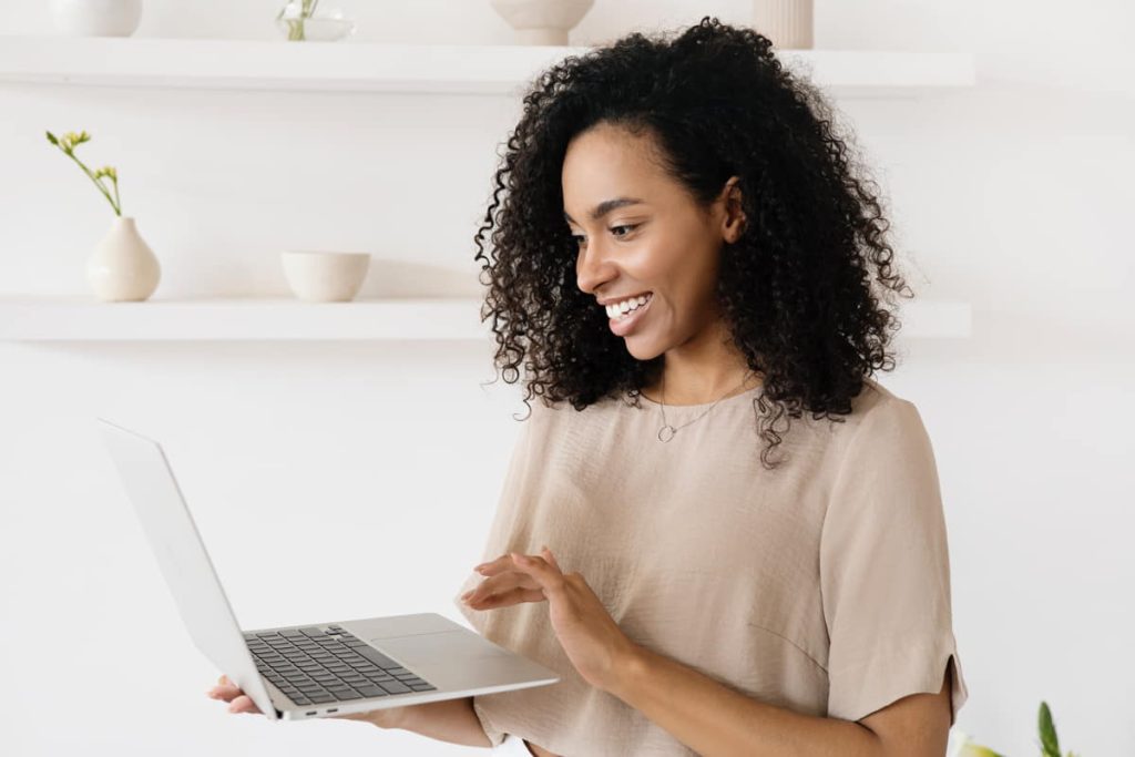 7 Tips on Using Tech for a Side Hustle 1 side hustle