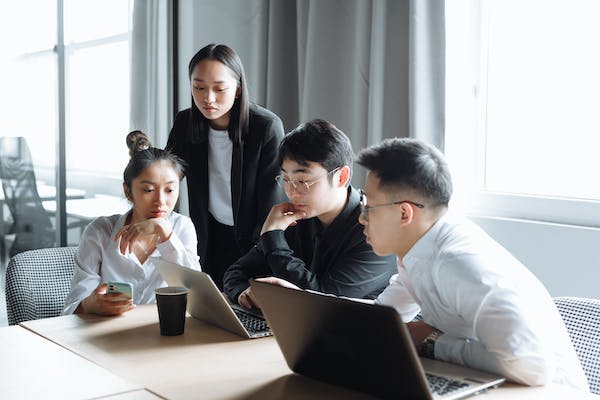 How Coworking Can Enhance Team Collaboration 2 coworking team