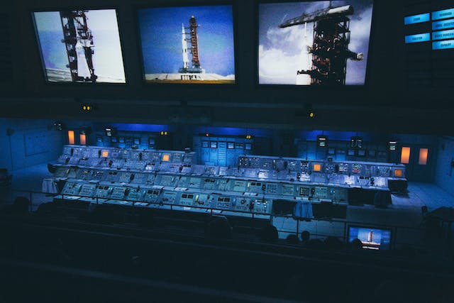 5 Exciting Prospects for People Seeking Space-Age Jobs 1 Space-Age Jobs