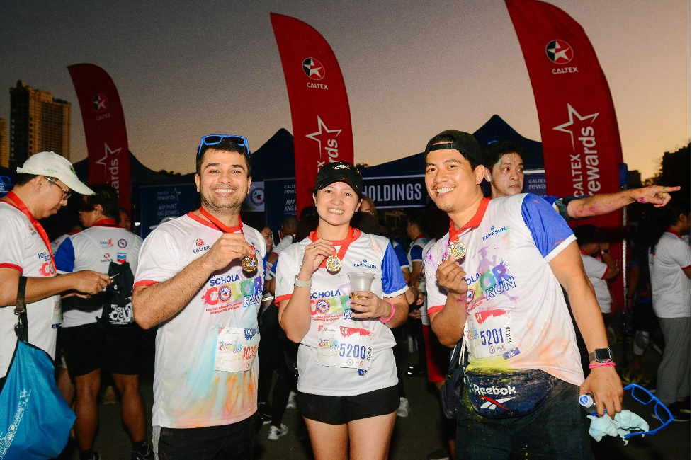 runners who participated in AmCHam Foundation ScholarCOLORrun
