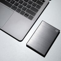 black iphone 7 on macbook