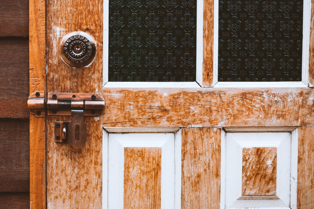 Types and Uses of Rim Locks in Modern and Vintage Homes 1 Rim Locks