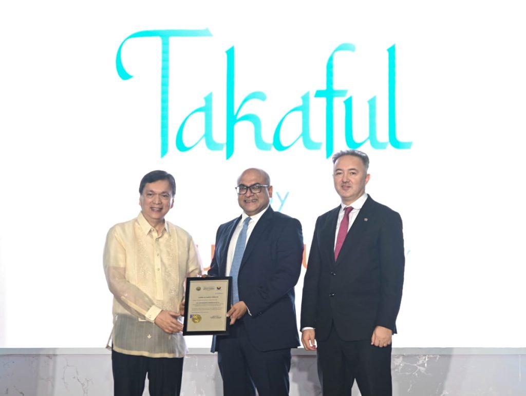Pru Life UK gets Philippines’ first Takaful license 1 Awarding with IC 2