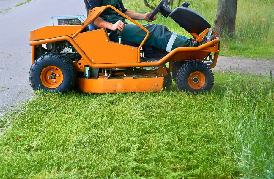 5 Landscaping Equipment for Effective and Professional Results 1 Landscaping Equipment