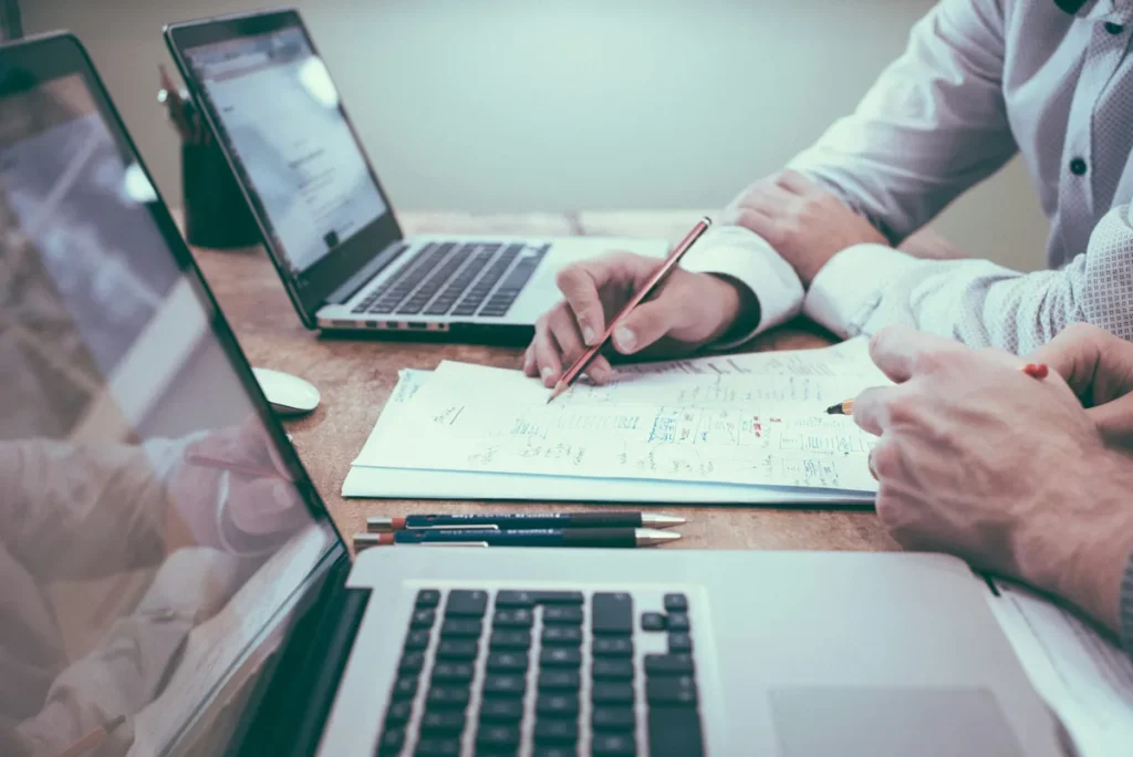 6 Reasons Your Business Needs a Lawyer's Help 1 Business Needs a Lawyer