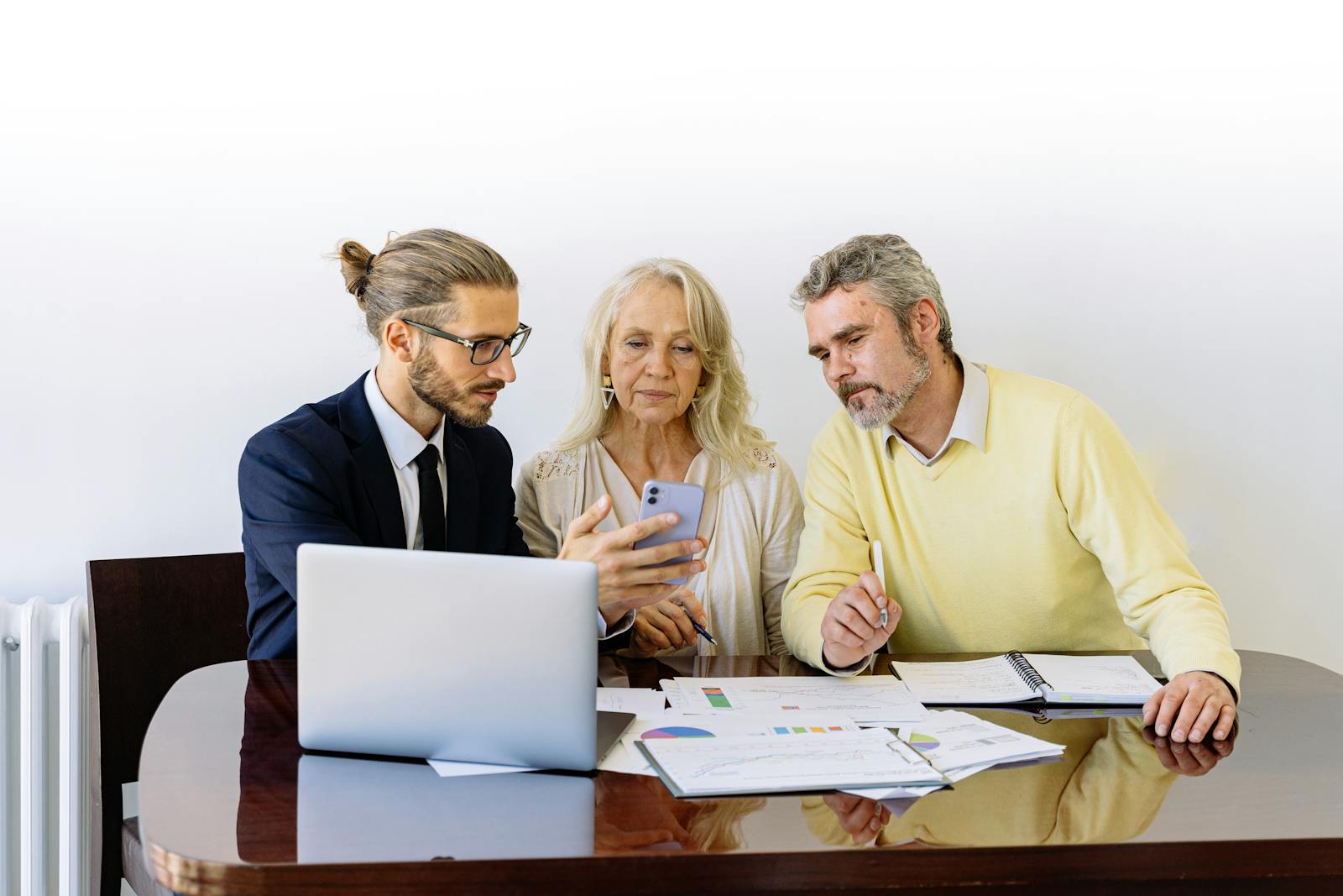 The Role of an Insurance Advisor: Expertise, Trust, and Responsibility