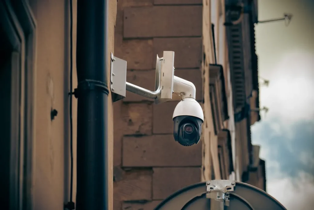 How to Set Up a Security Camera Network for Your Business 1 Security Camera Network