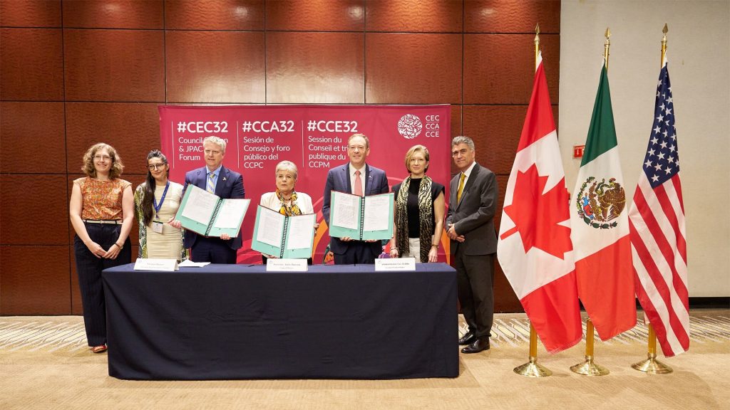 North American Environment Ministers Reaffirm Commitment to Strengthen Environmental Cooperation 3 Commission for Environmental Cooperation North American Environm