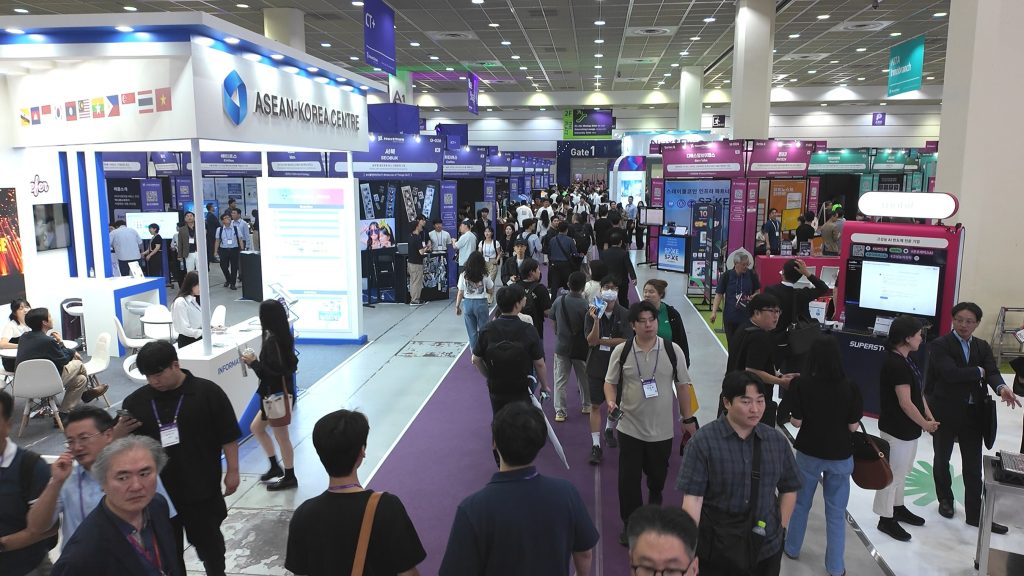 NextRise 2025 Exhibit hall view