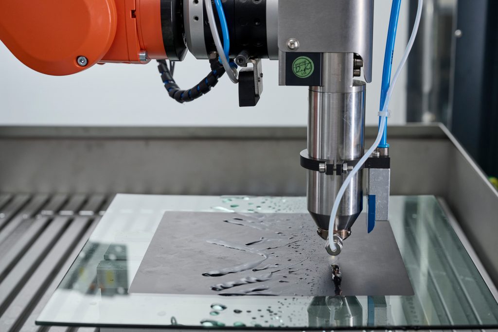 Plasmatreat présente HydroPlasma® : une percée durable dans le domaine du nettoyage de surface à haute performance 2 Plasmatreat First HydroPlasma