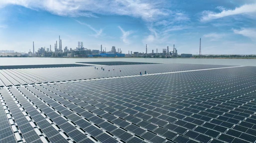 Sinopec Launches China's First Floating Offshore PV Project, Advancing Green Energy Innovation 7 Sinopec Brings China s First Floating Offshore Photovoltaic Project Operation