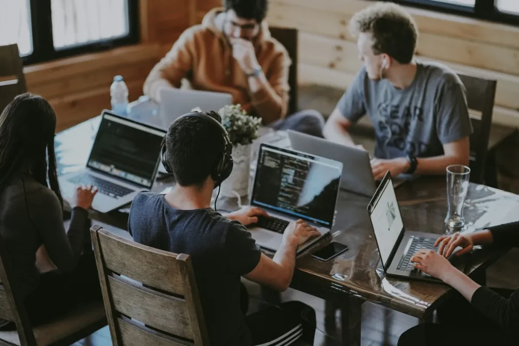 Which Salesforce Implementation Partner is Right for Small Businesses? 1 Which Salesforce Implementation Partner is Right for Small Businesses?