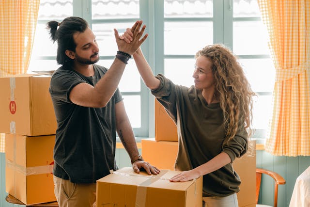 Growing Business? How to Know When You Should Move Into an Office 1 Growing Business