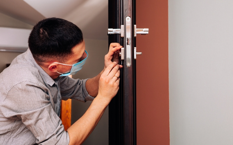 The Shocking Mistakes Homeowners Make Before Hiring a Locksmith 1 Hiring a Locksmith