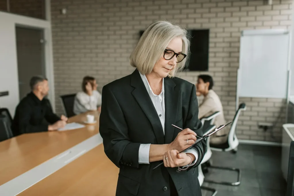Why Smart Leaders Prioritize Reliable Tools Over Flashy Features 2 Why Smart Leaders Prioritize Reliable Tools Over Flashy Features